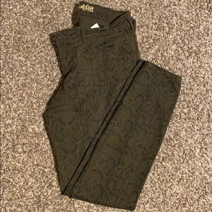 Old Navy Olive Skinny Leg Jean